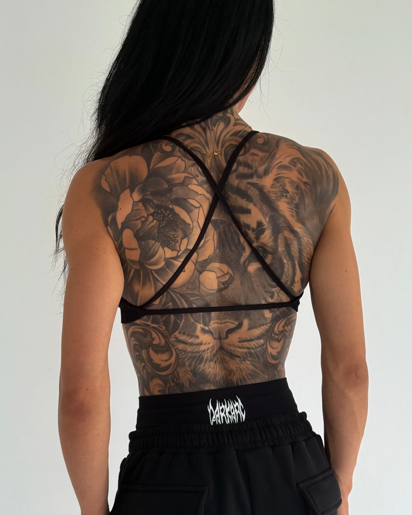 CROSS CROP BLACK