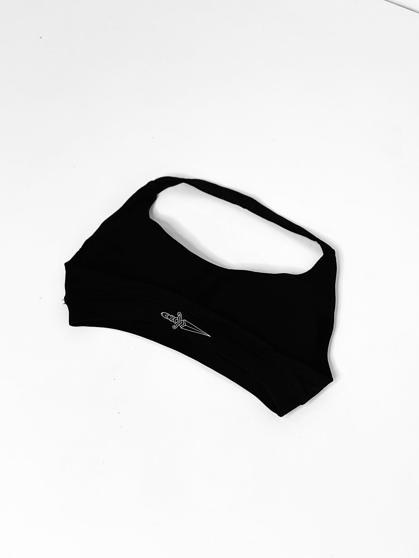 DAGGER HALTER CROP
