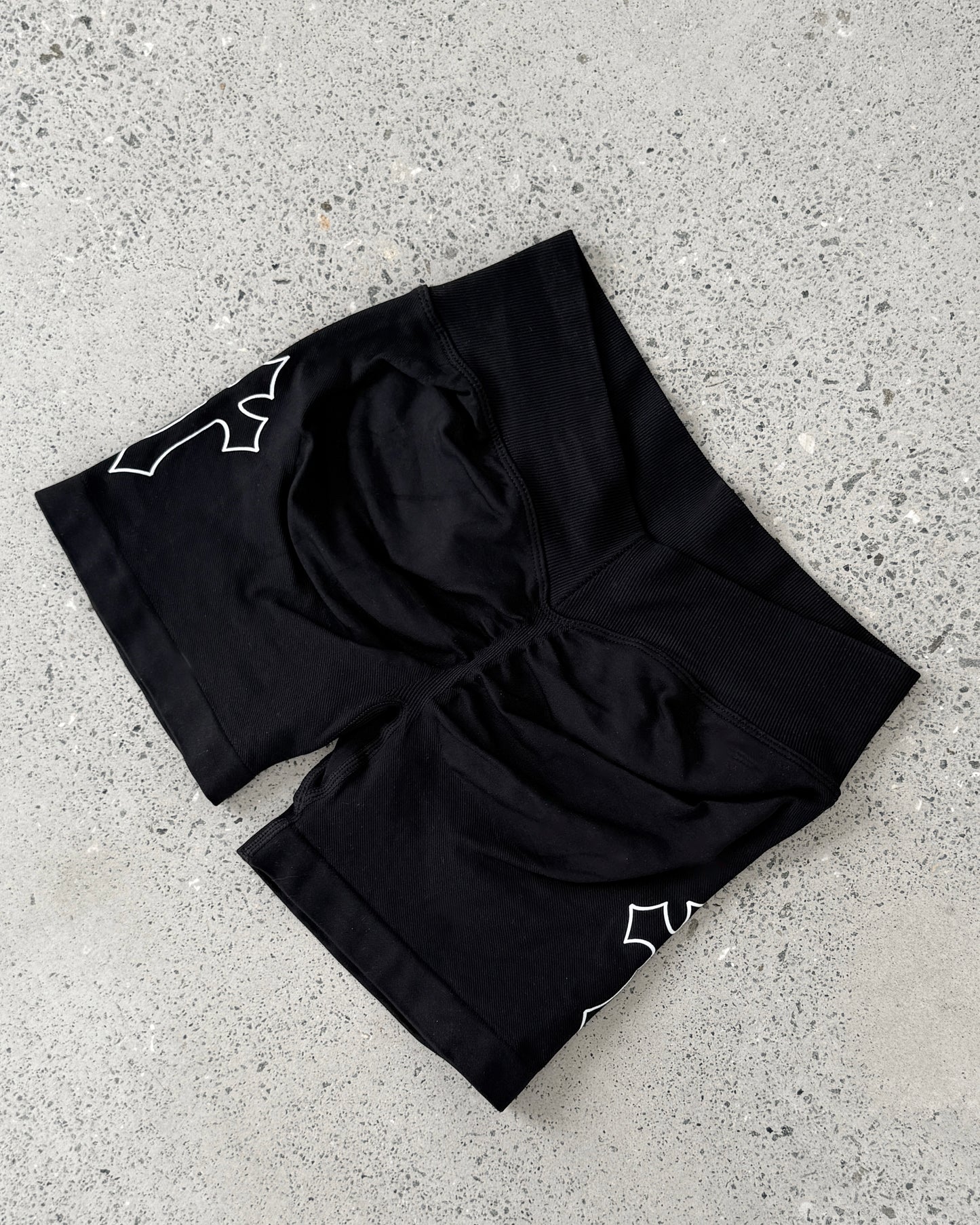 BLACK V SHORTS
