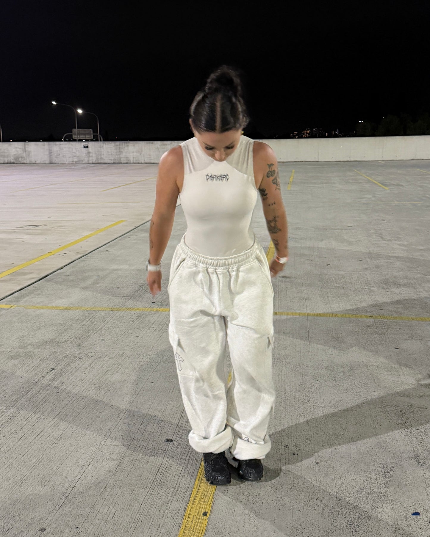 CARGOS GREY