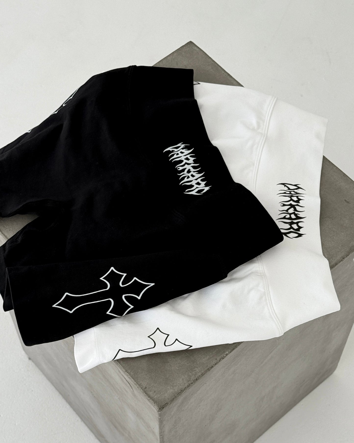 BLACK V SHORTS